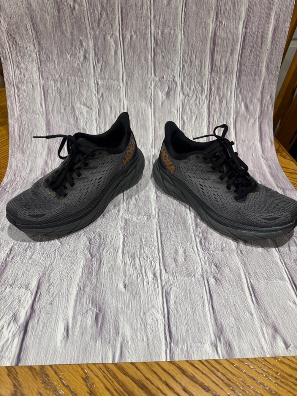 HOKA Clifton 8
